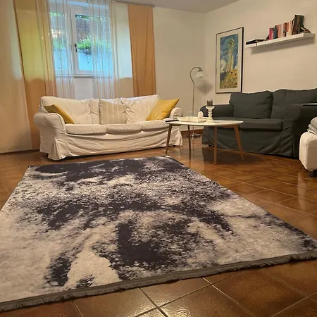 Geschmackvoll Eingerichtete In Mediterranem Flair Appartamento Sponheim